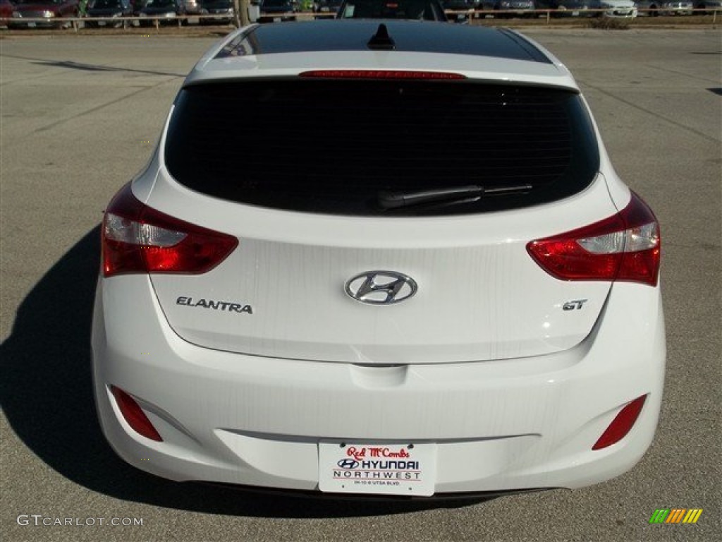 2013 Elantra GT - Monaco White / Beige photo #3