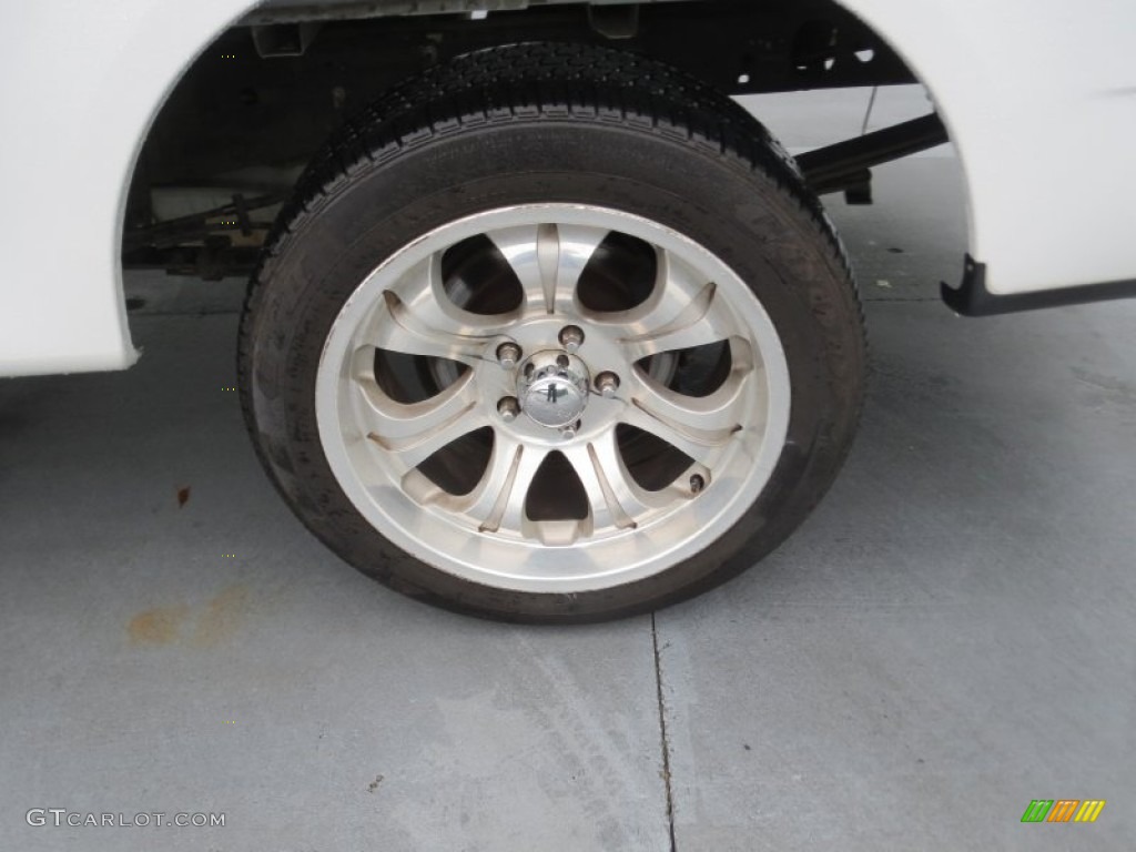 2002 F150 XL SuperCab - Oxford White / Medium Graphite photo #11