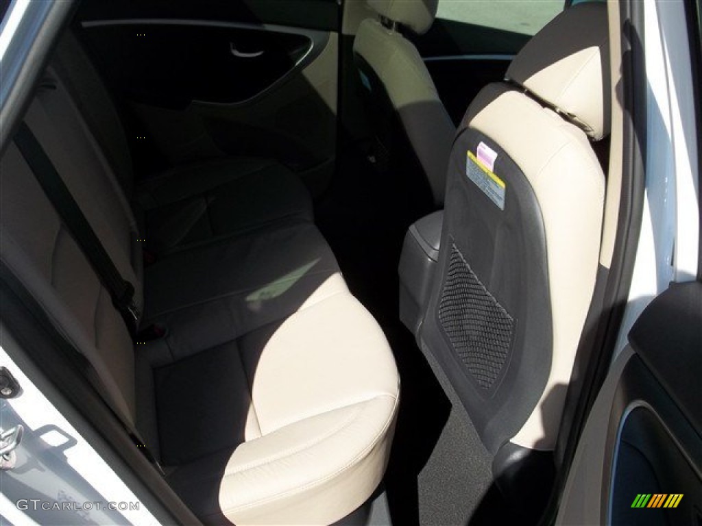 2013 Elantra GT - Monaco White / Beige photo #10