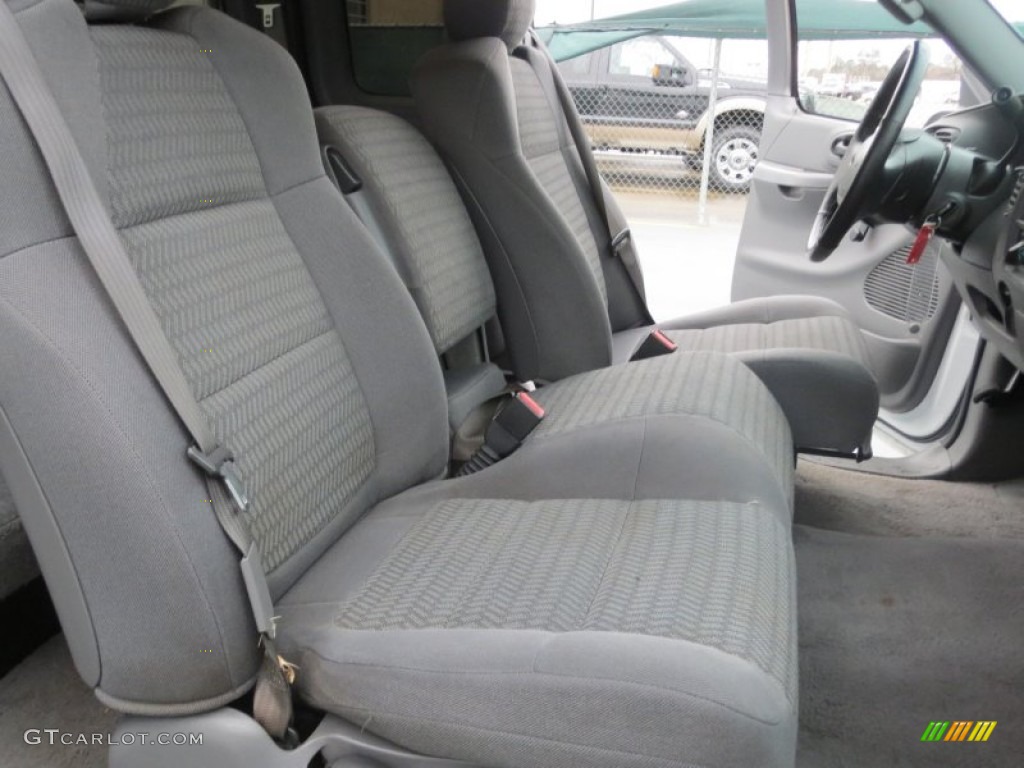 2002 F150 XL SuperCab - Oxford White / Medium Graphite photo #26