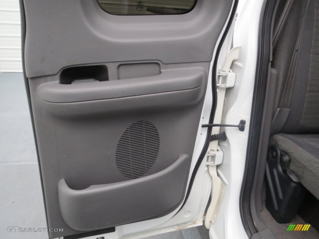 2002 F150 XL SuperCab - Oxford White / Medium Graphite photo #27