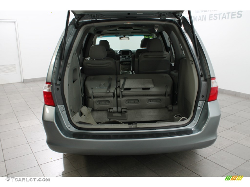 2005 Honda Odyssey EX-L Trunk Photos