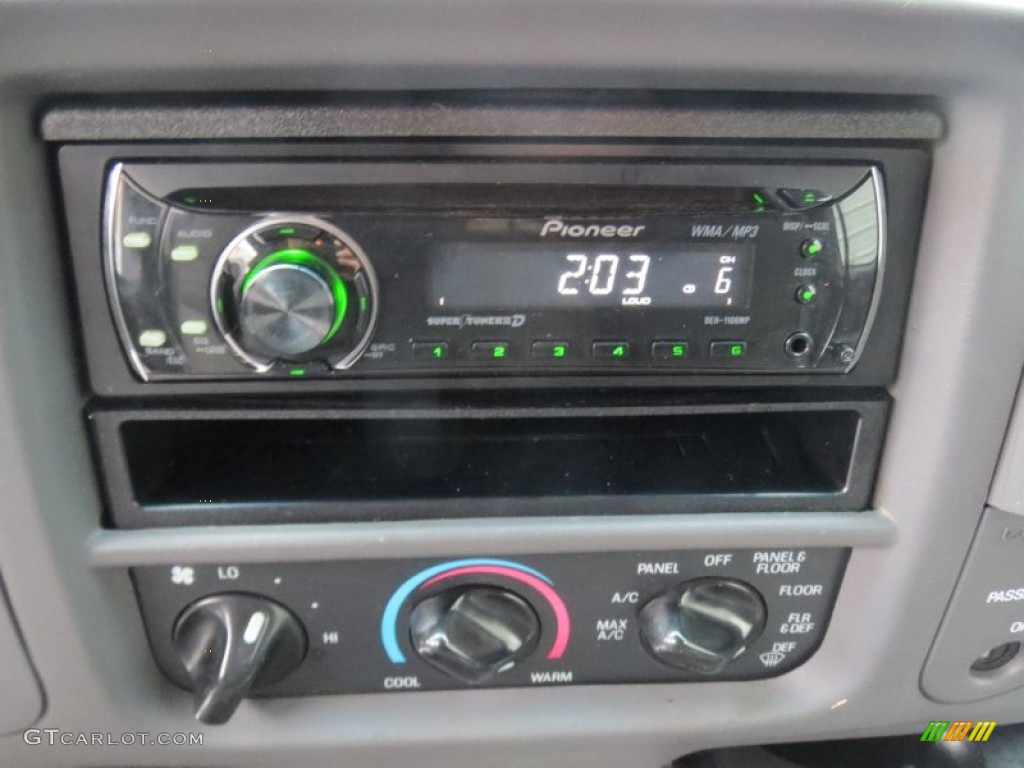 2002 F150 XL SuperCab - Oxford White / Medium Graphite photo #39