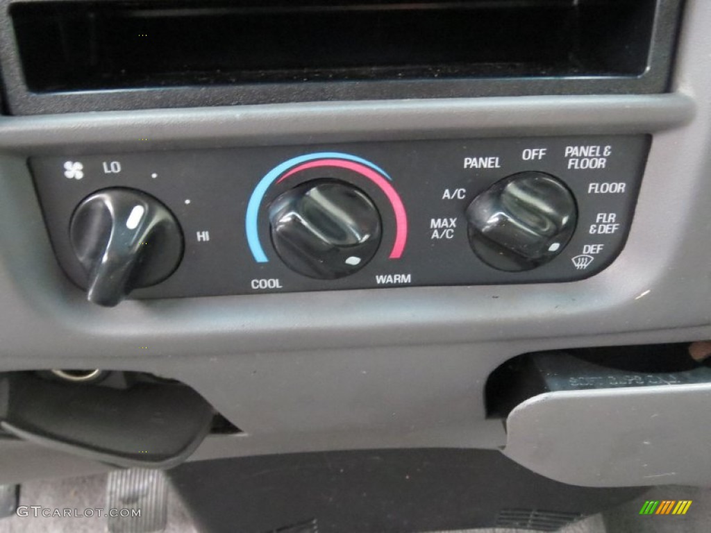 2002 F150 XL SuperCab - Oxford White / Medium Graphite photo #40