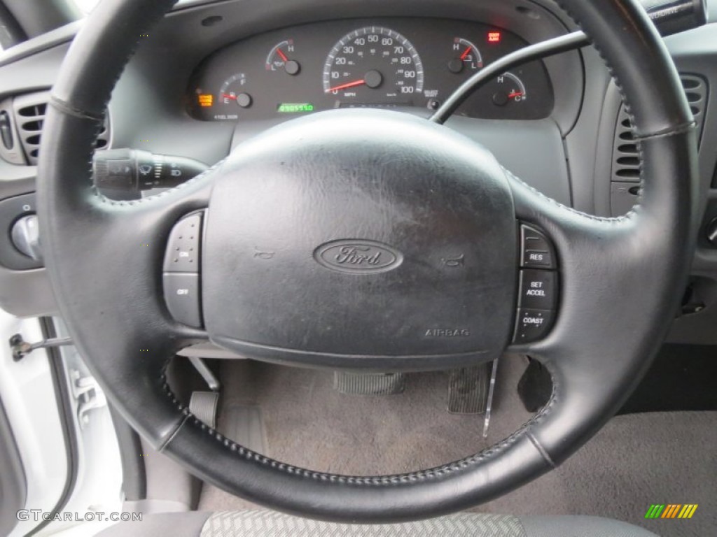 2002 F150 XL SuperCab - Oxford White / Medium Graphite photo #41