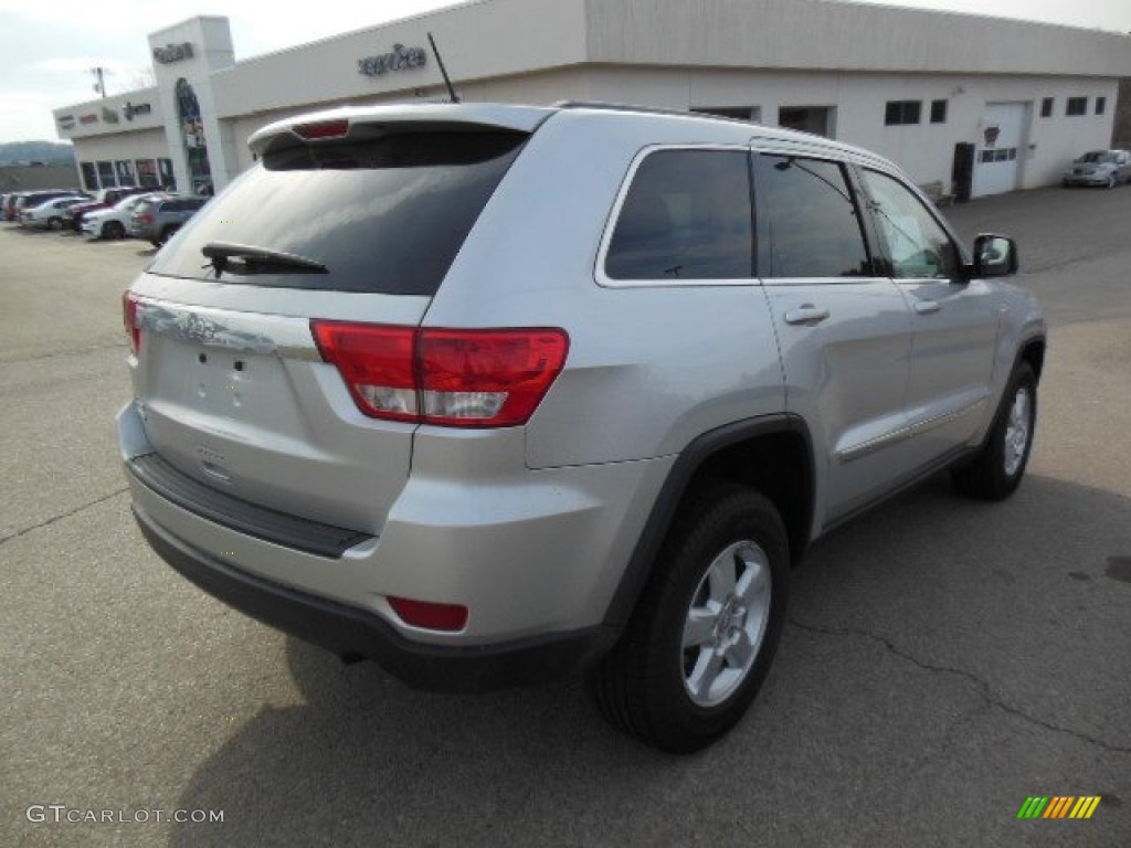 2013 Grand Cherokee Laredo 4x4 - Bright Silver Metallic / Black photo #6