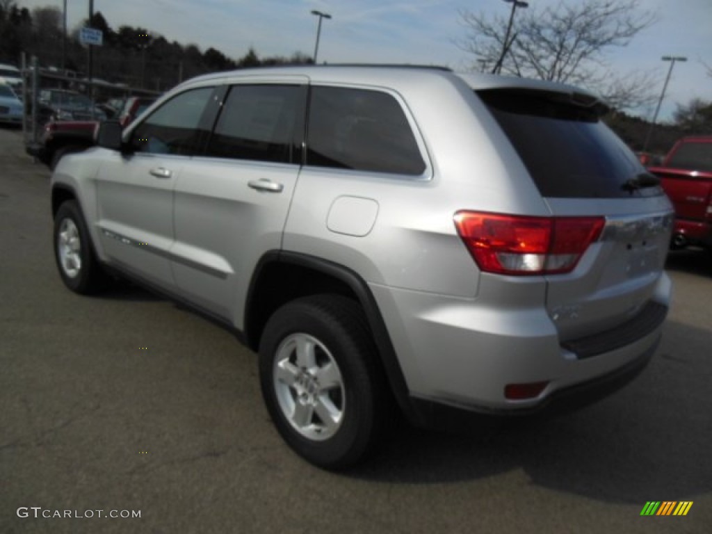 2013 Grand Cherokee Laredo 4x4 - Bright Silver Metallic / Black photo #8