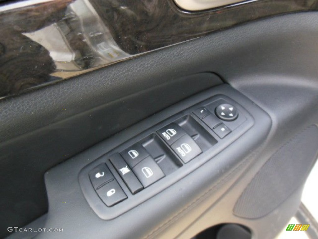 2013 Grand Cherokee Laredo 4x4 - Bright Silver Metallic / Black photo #15