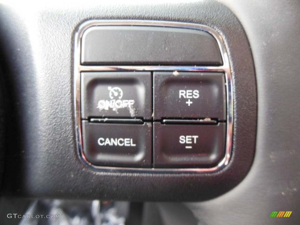 2013 Grand Cherokee Laredo 4x4 - Bright Silver Metallic / Black photo #19