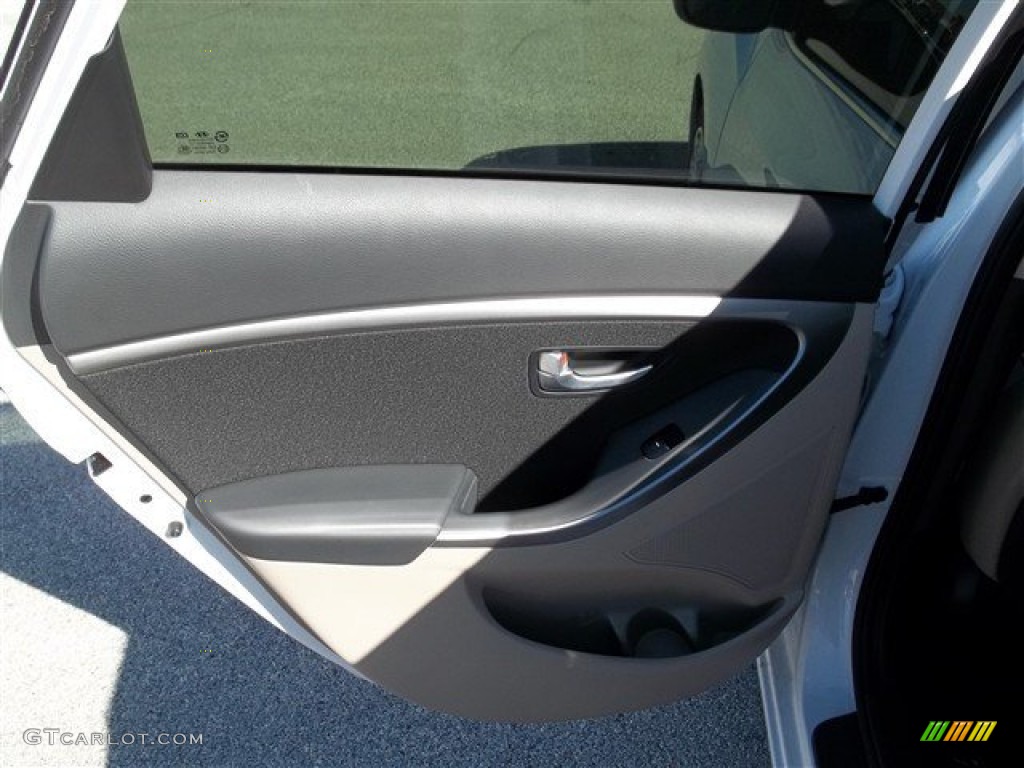 2013 Elantra GT - Monaco White / Beige photo #9