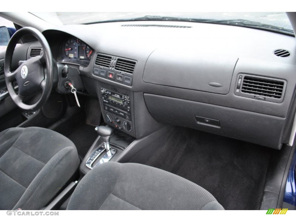 2001 Volkswagen Jetta GLS Sedan Black Dashboard Photo #75973945