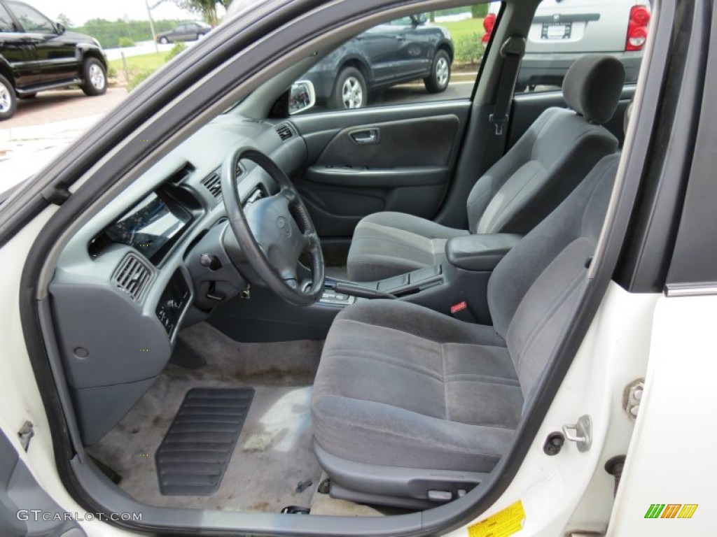 Gray Interior 2001 Toyota Camry CE Photo #75974338