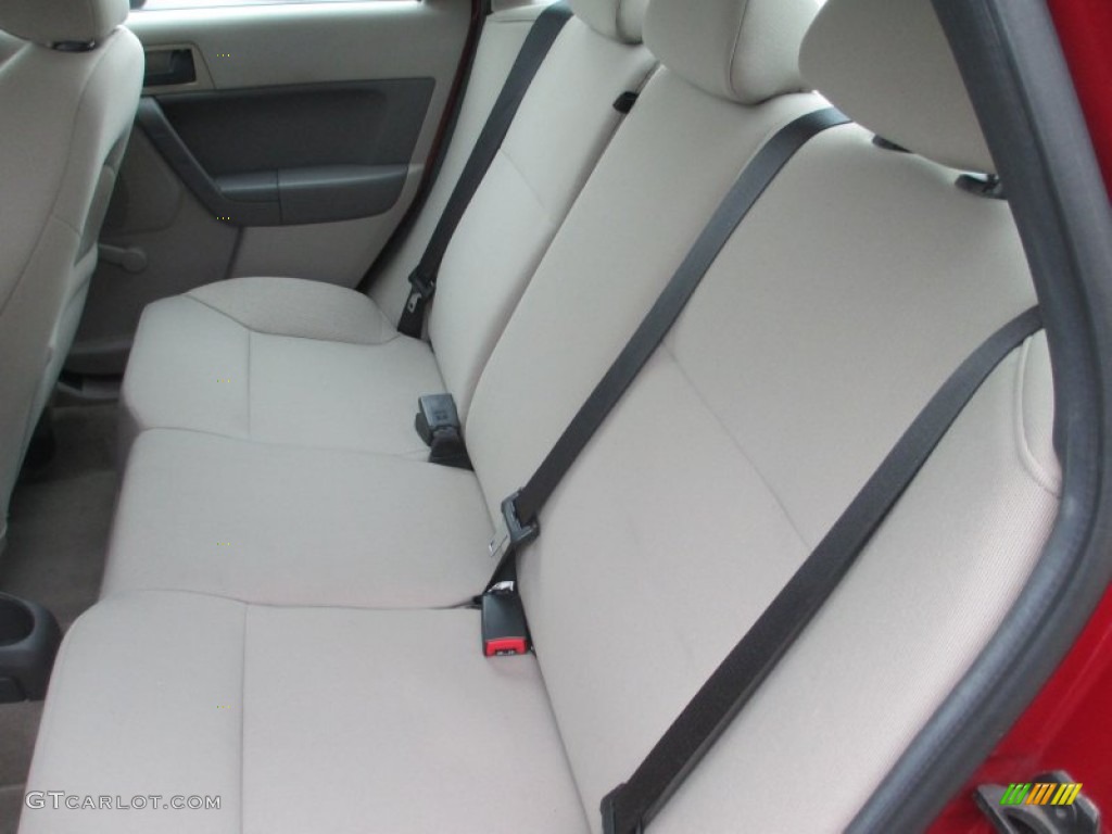 Medium Stone Interior 2010 Ford Focus S Sedan Photo #75975692
