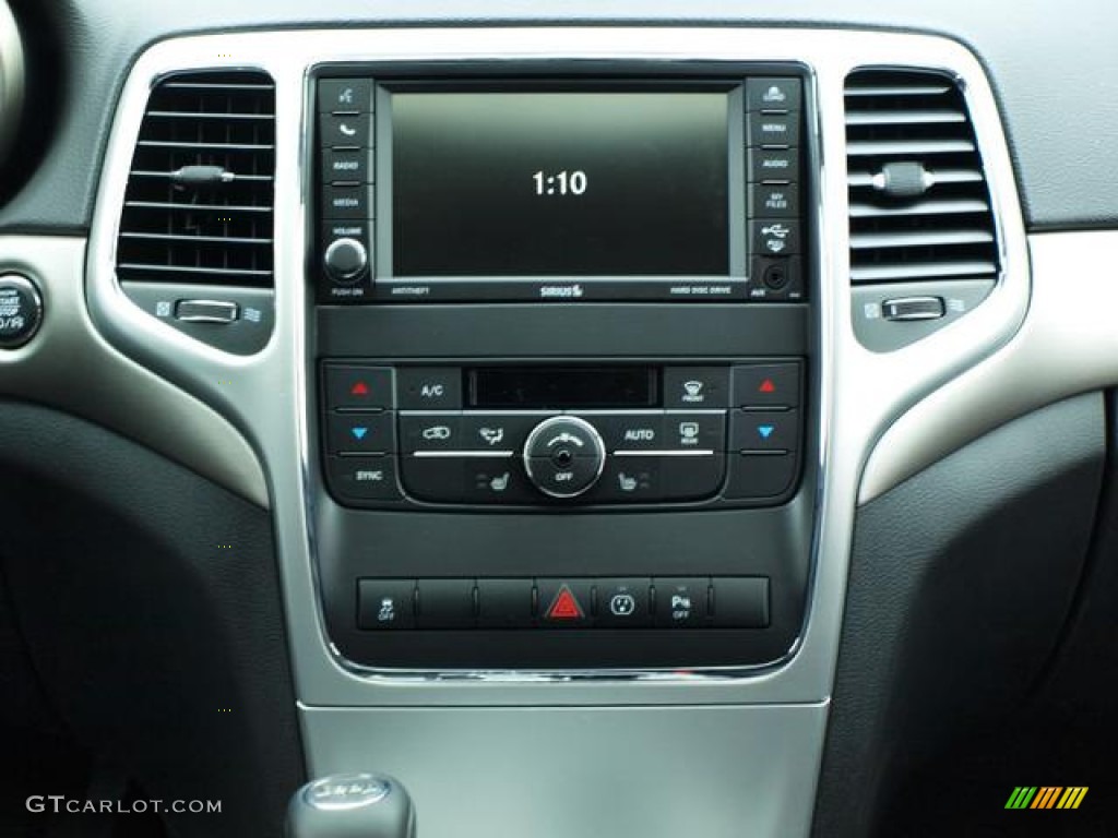 2013 Jeep Grand Cherokee Trailhawk 4x4 Controls Photo #75977968