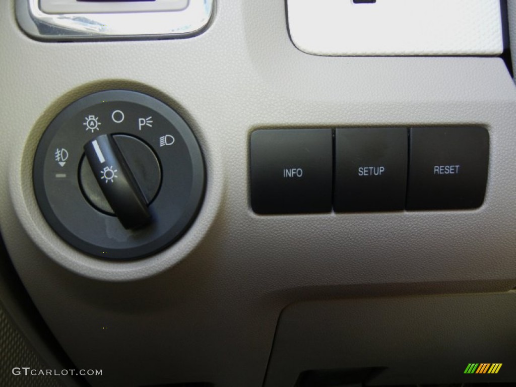 2011 Mercury Mariner Premier Controls Photo #75979997