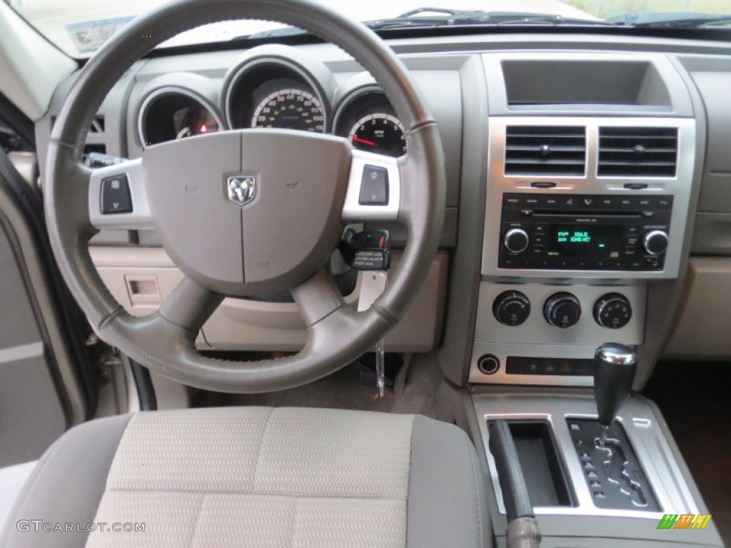 2007 Dodge Nitro SLT Dashboard Photos