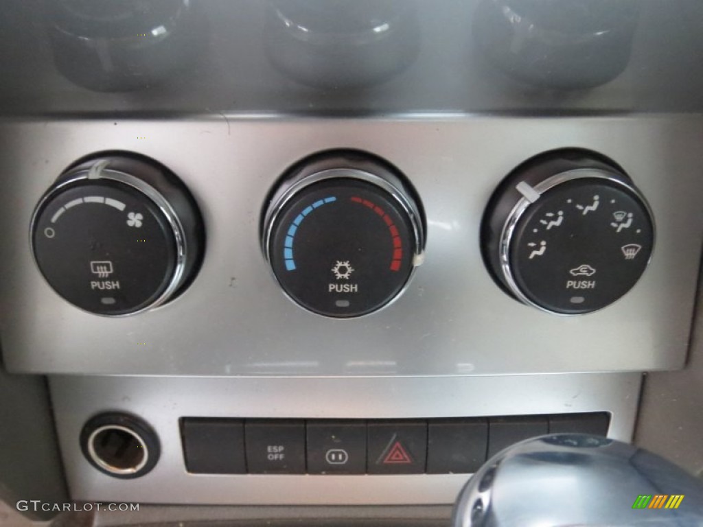 2007 Dodge Nitro SLT Controls Photos