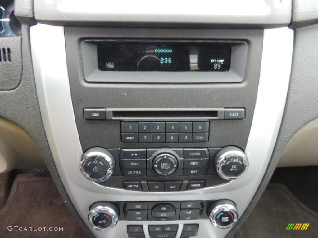 2010 Mercury Milan V6 Premier Controls Photo #75983134