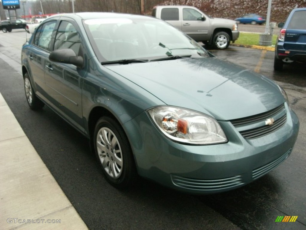 2010 Cobalt LS Sedan - Silver Moss Metallic / Gray photo #2