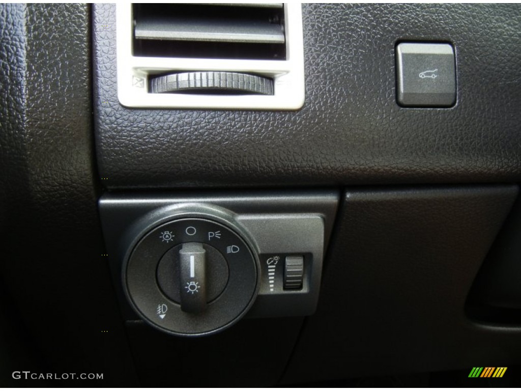 2010 Lincoln MKX FWD Controls Photos