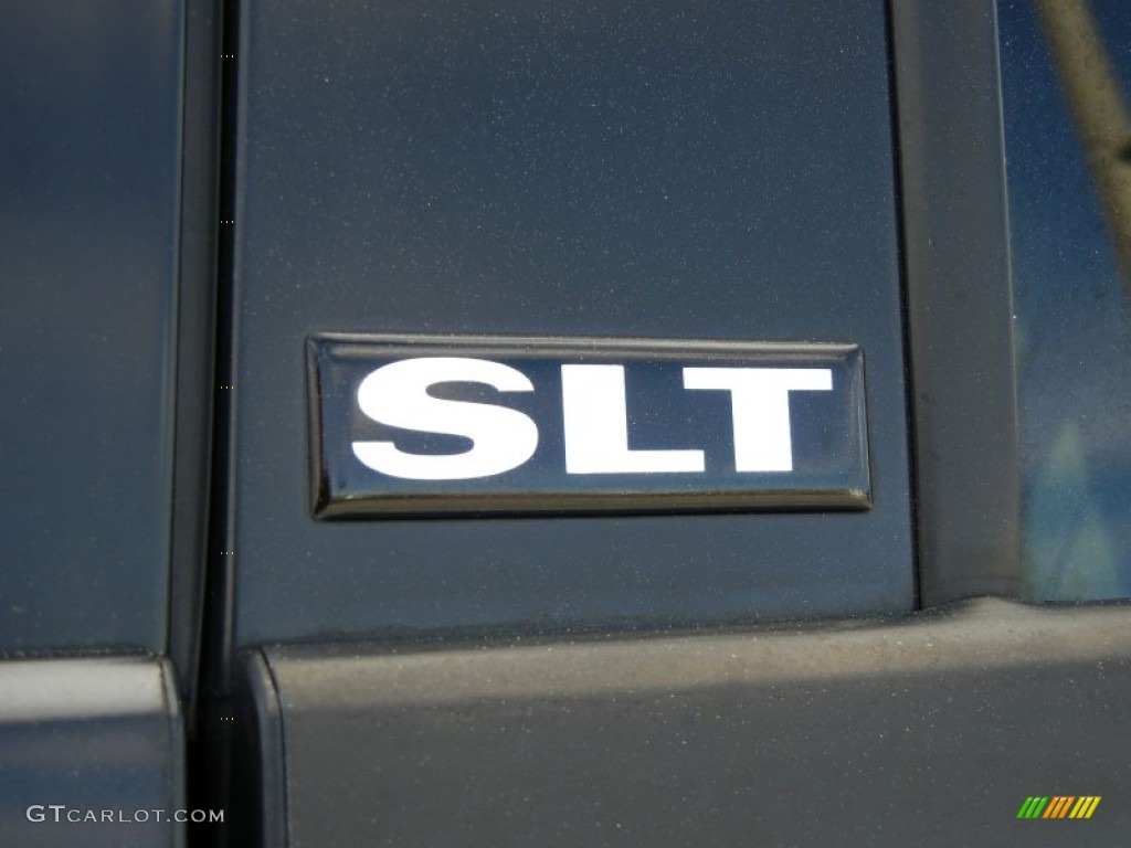 2004 GMC Envoy XUV SLT Marks and Logos Photos