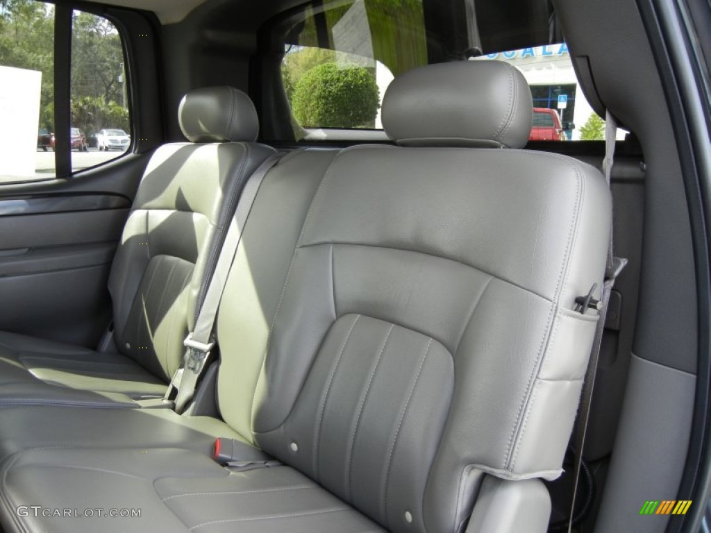 2004 GMC Envoy XUV SLT Rear Seat Photos