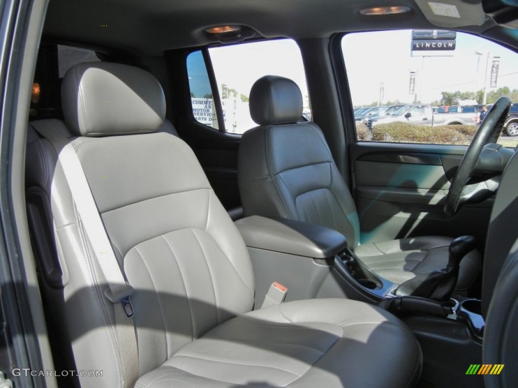 2004 GMC Envoy XUV SLT Interior Color Photos