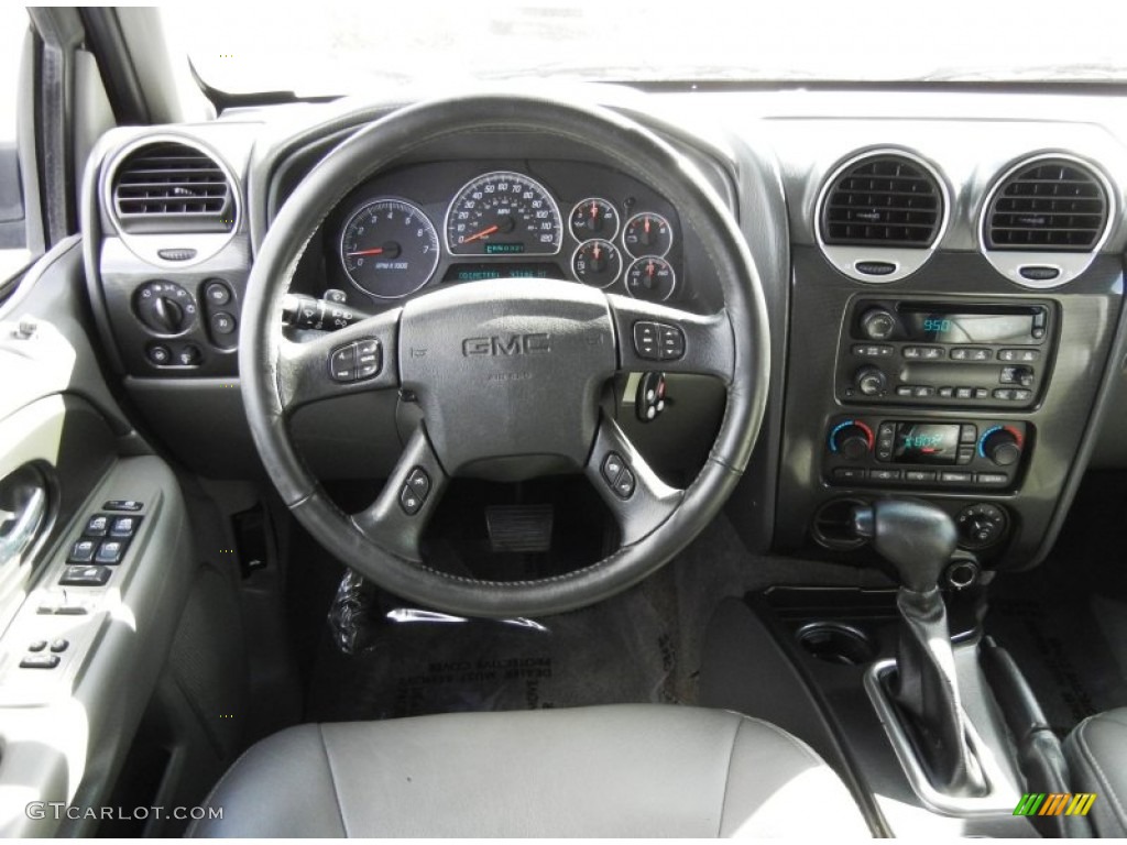 2004 GMC Envoy XUV SLT Dashboard Photos