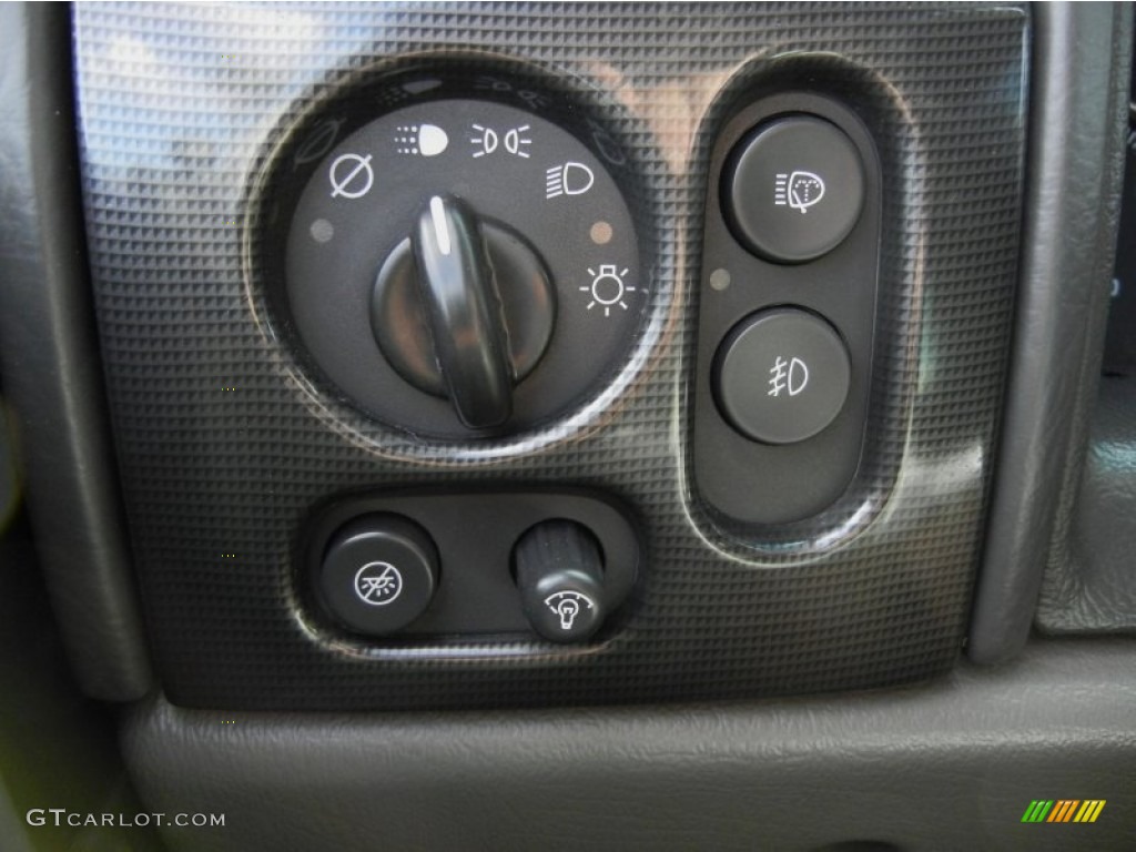 2004 GMC Envoy XUV SLT Controls Photos