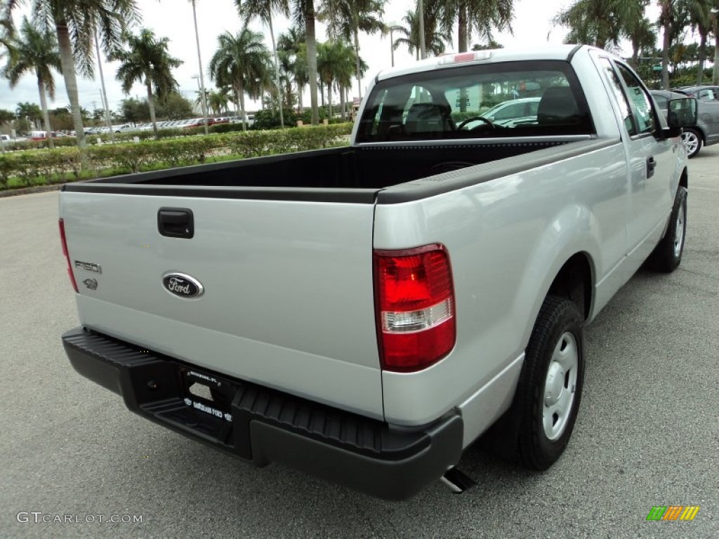2006 F150 XL Regular Cab - Silver Metallic / Medium Flint photo #6