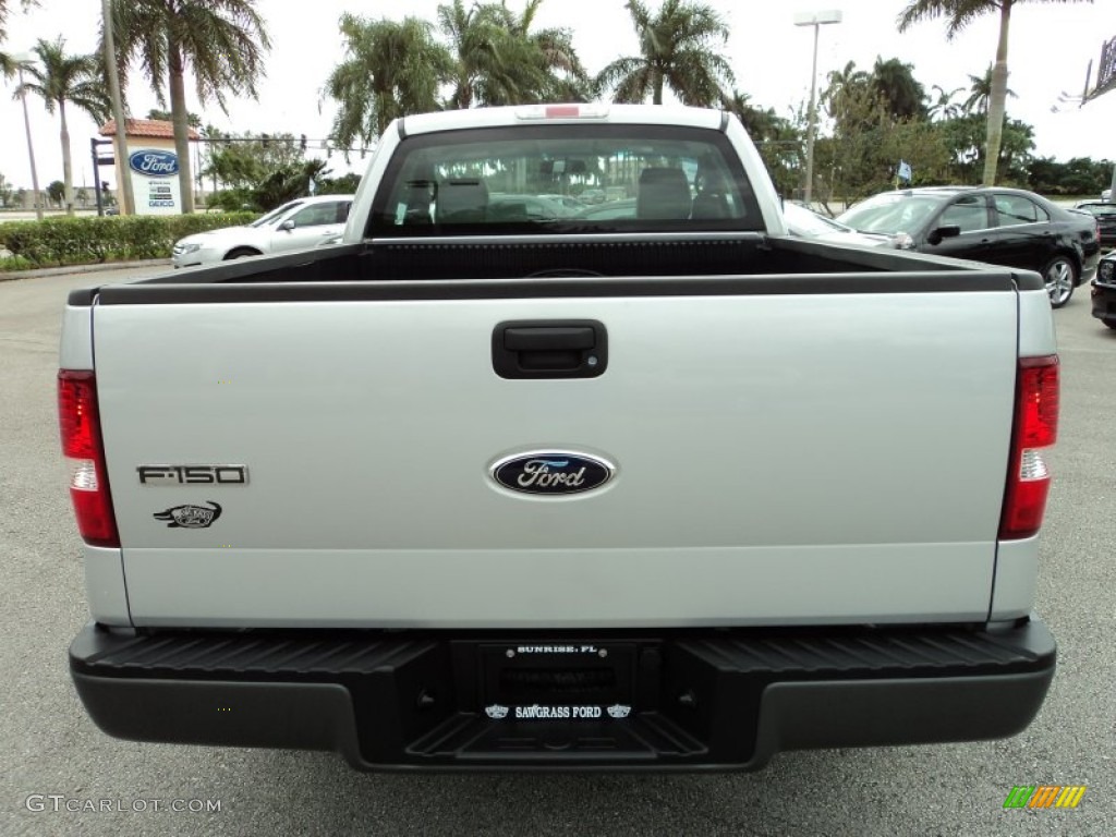 2006 F150 XL Regular Cab - Silver Metallic / Medium Flint photo #7