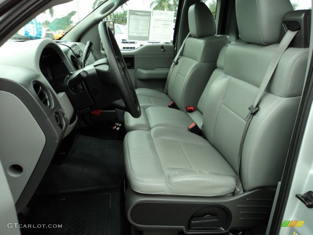 2006 Ford F150 XL Regular Cab Front Seat Photo #75989986