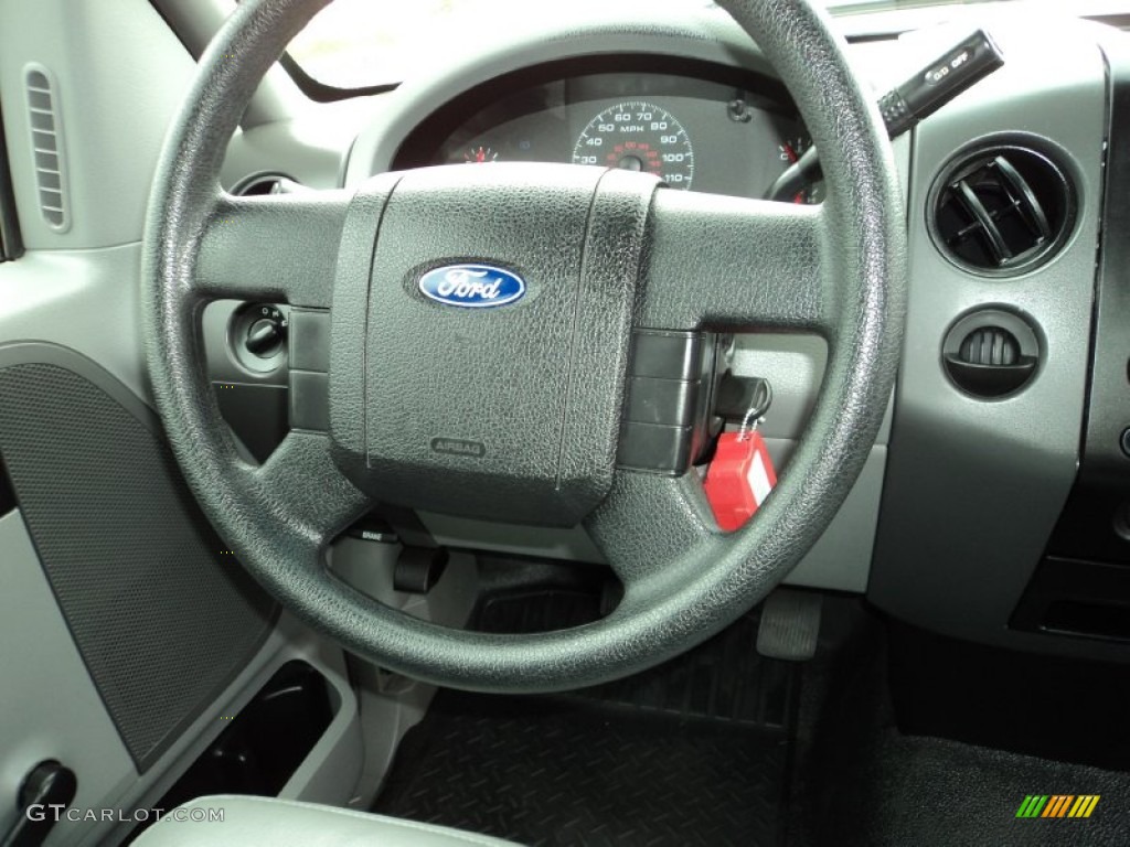 2006 Ford F150 XL Regular Cab Medium Flint Steering Wheel Photo #75990076