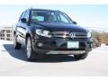 Deep Black Metallic - Tiguan SE 4Motion Photo No. 1