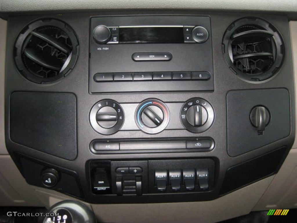 2008 F350 Super Duty XL Crew Cab 4x4 - Bright Red / Medium Stone photo #26