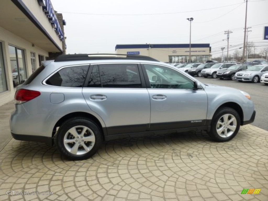 Ice Silver Metallic 2013 Subaru Outback 2.5i Premium Exterior Photo #75993458