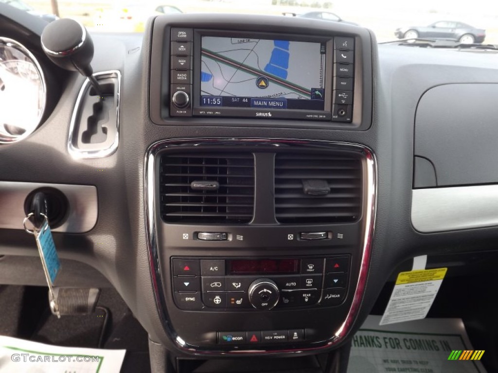 2013 Dodge Grand Caravan R/T Controls Photo #76001887