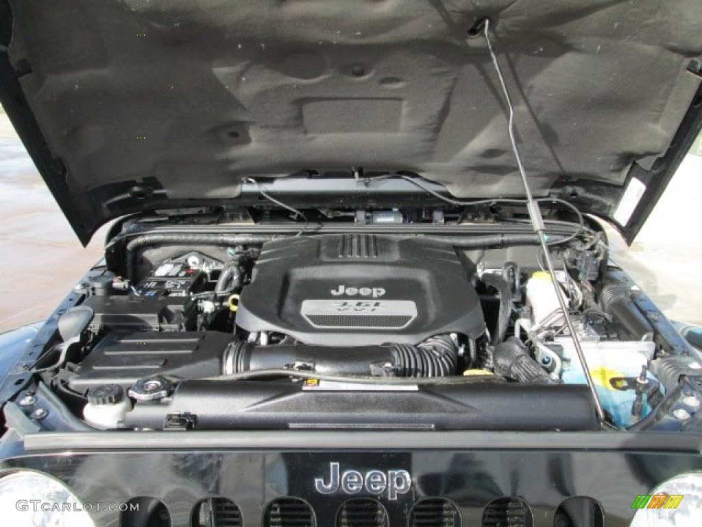 2012 Jeep Wrangler Sahara 4x4 3.6 Liter DOHC 24-Valve VVT Pentastar V6 Engine Photo #76002574