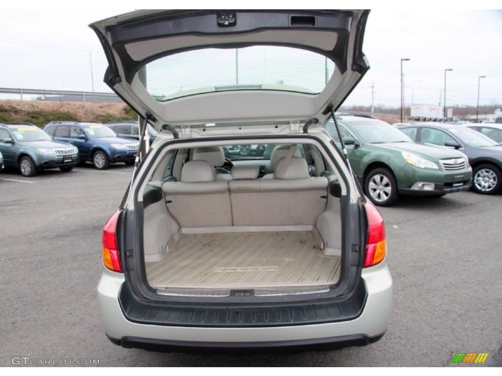2005 Subaru Outback 3.0 R VDC Limited Wagon Trunk Photo #76002952