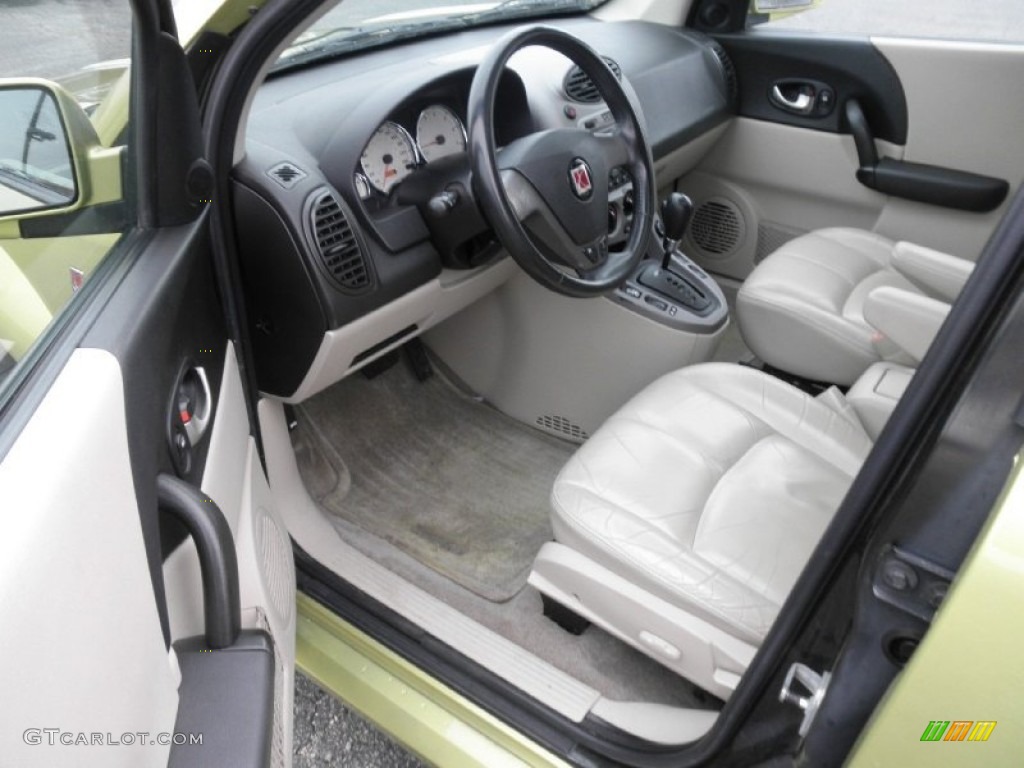 Tan Interior 2004 Saturn VUE V6 AWD Photo #76003696