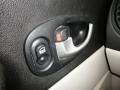 2004 Electric Lime Saturn VUE V6 AWD  photo #13