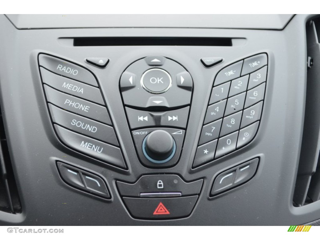 2013 Ford Escape S Controls Photo #76005605