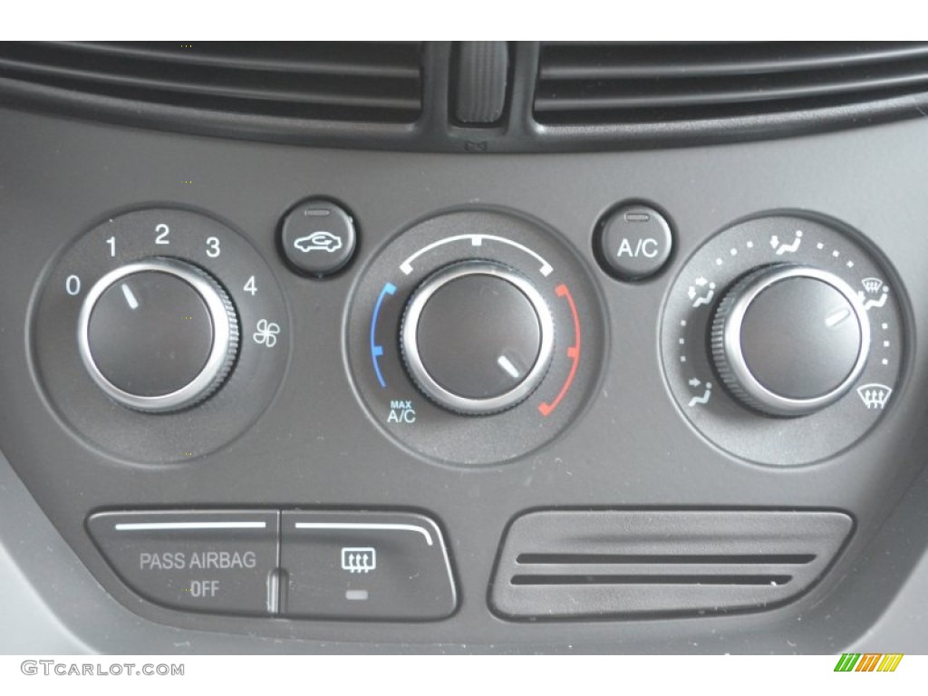 2013 Ford Escape S Controls Photo #76005628