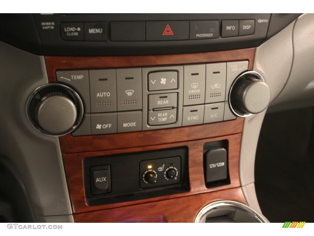 2010 Toyota Highlander Limited 4WD Controls Photos