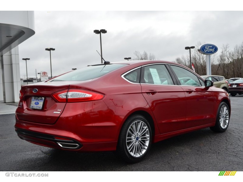 2013 Fusion SE 2.0 EcoBoost - Ruby Red Metallic / Charcoal Black photo #3