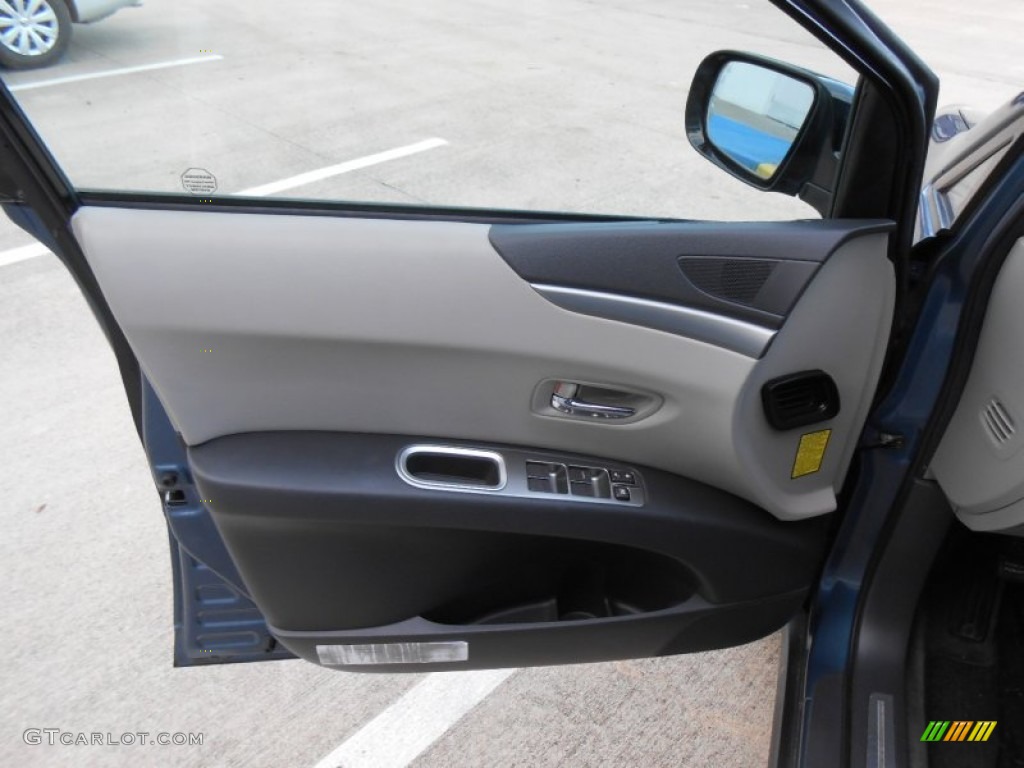 2006 Subaru B9 Tribeca Limited 7 Passenger Gray Door Panel Photo #76007535