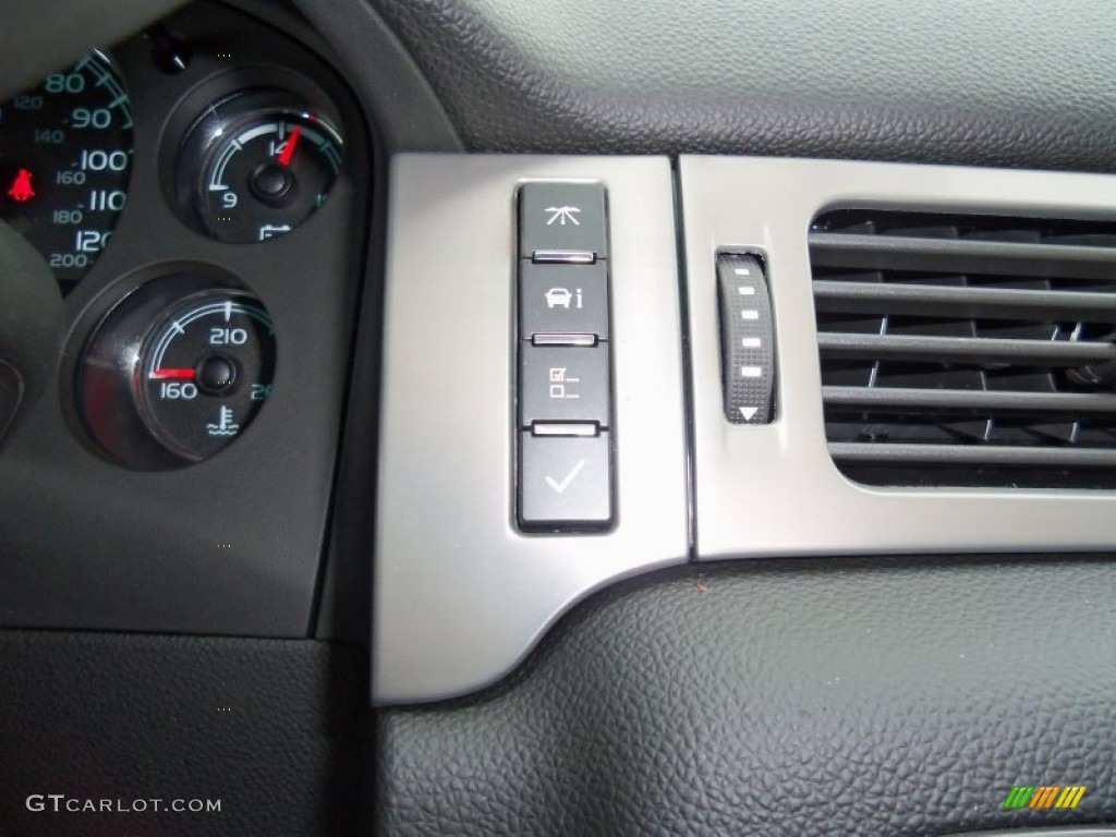 2013 Chevrolet Silverado 3500HD LTZ Extended Cab 4x4 Controls Photo #76007893