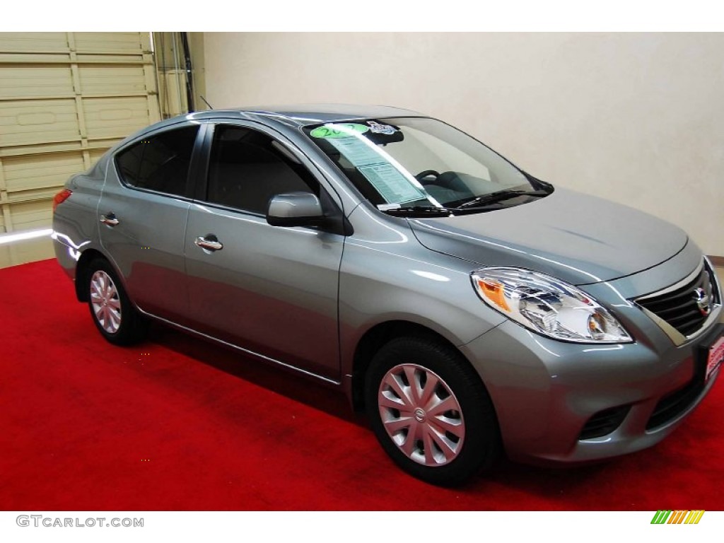 Magnetic Gray Metallic Nissan Versa