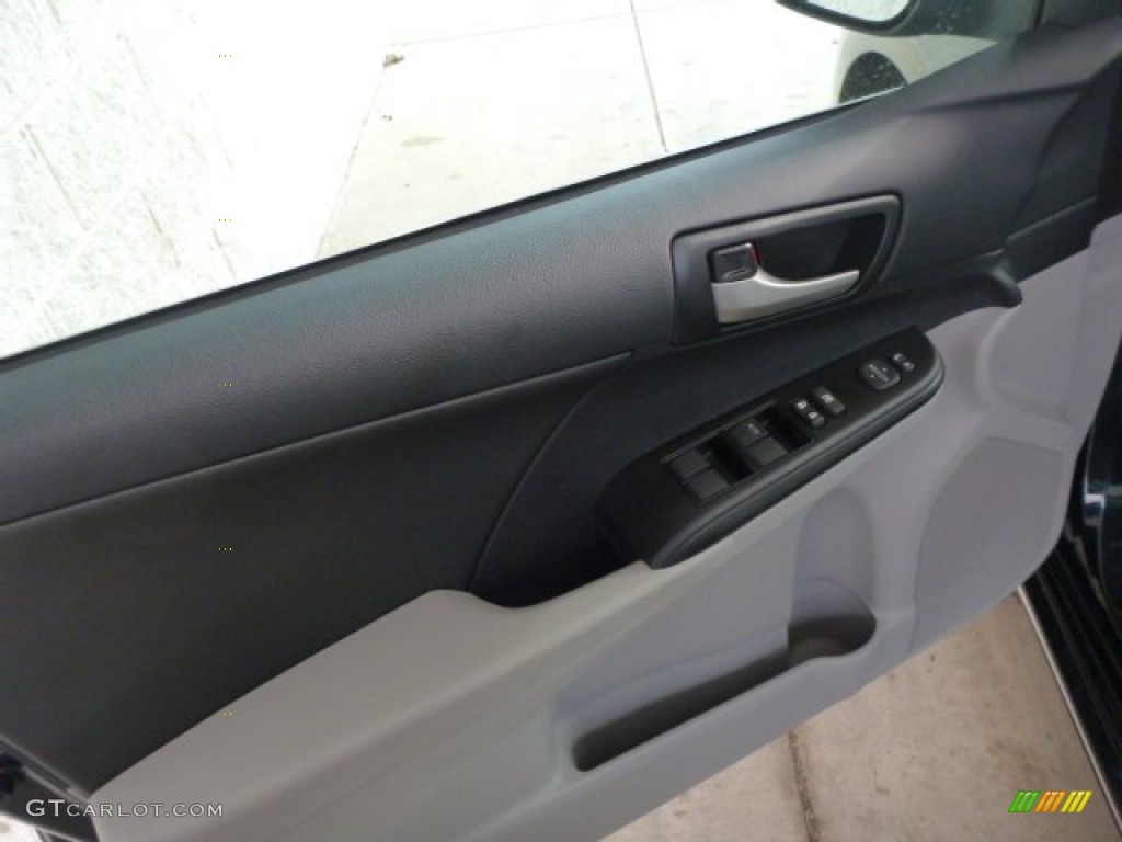 2013 Camry LE - Cosmic Gray Metallic / Ash photo #16