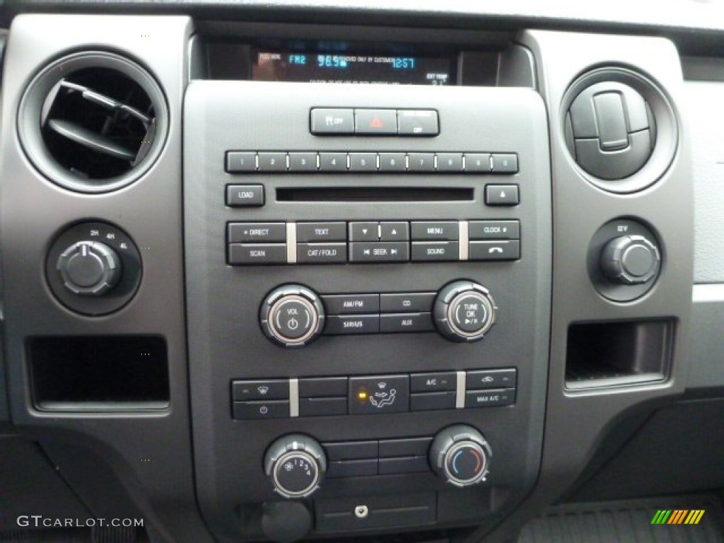 2013 Ford F150 STX SuperCab 4x4 Controls Photo #76010023